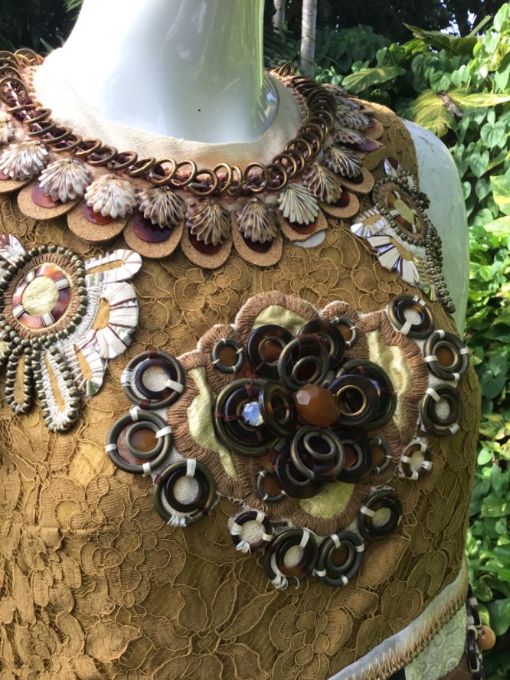 Vintage Chloe lace and beaded Dress with stunning design - Picture 7 of 11
